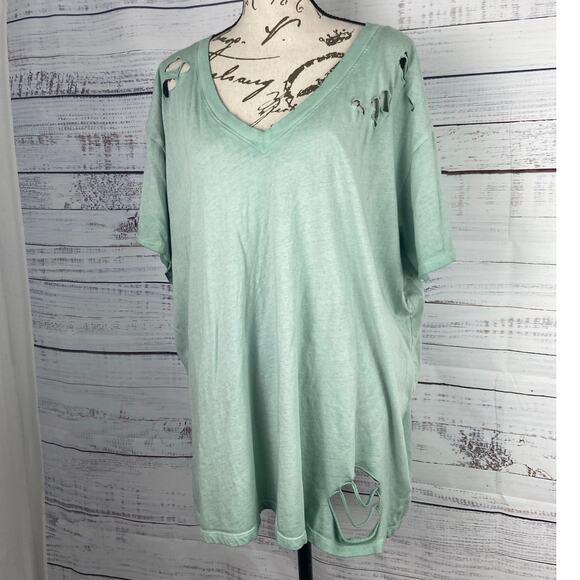 Torrid 2 Distressed Tee Shirt Womens 2X V Neck Relax Fit Baggy Cotton Jersey - Picture 1 of 14